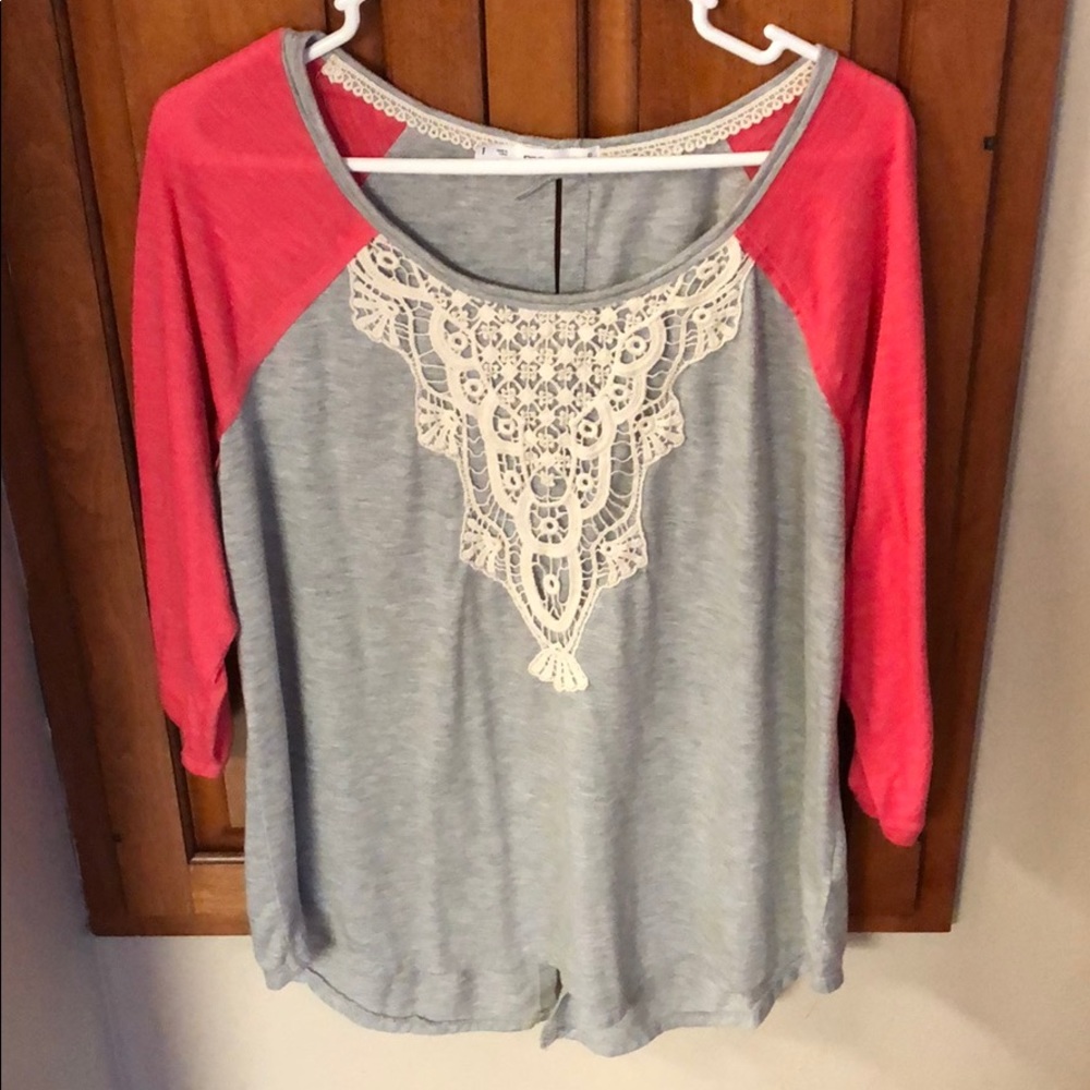 Maurice’s raglan top